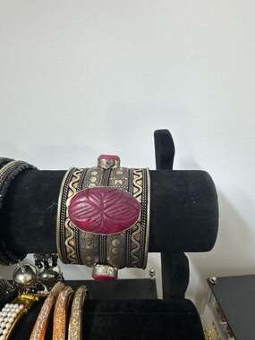 Antique Silver Turkmen Tribal Large Bracelet Carnelian Stones 137 grams Argento